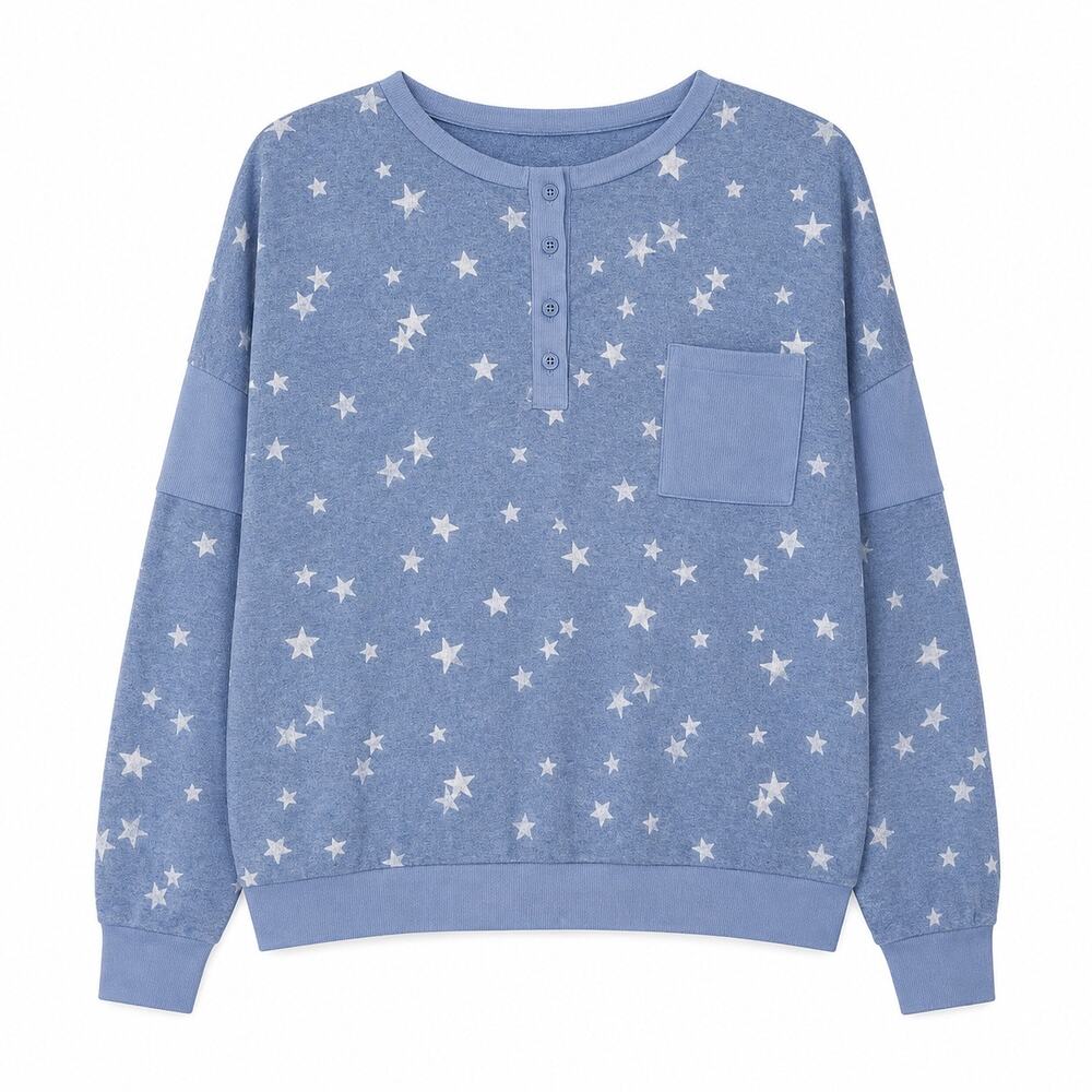 Splendid light weight sweat too in heather light blue with star pattern. Women L
